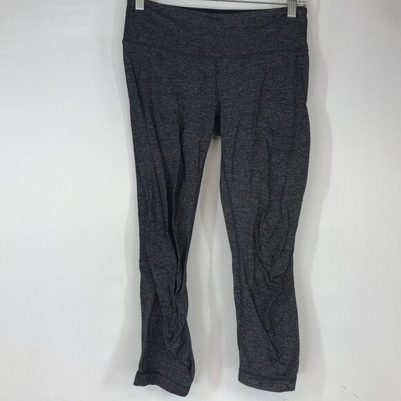 LULULEMON - WOMEN'S SIZE 6 - BLACK YOGA FITNESS CAPRI'S/PANT - Picture 1 of 4